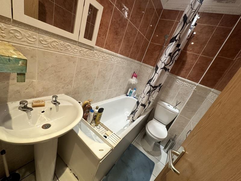 5 bed property in Marlborough Road, Cardiff
